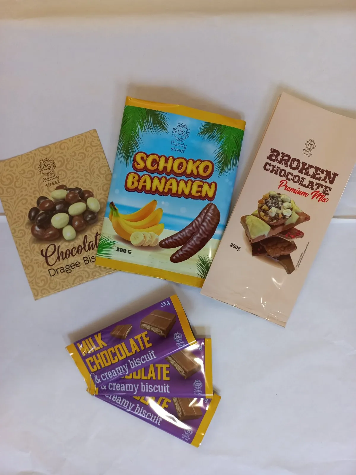 Kesice za čokoladu, čokoladne bananice i keks